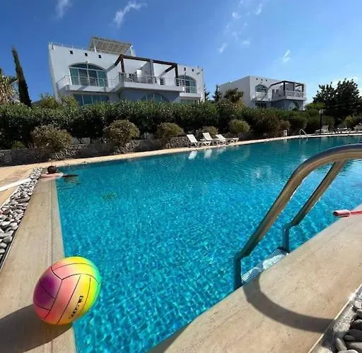 двух спальный в татлысу Crystal Bay Marina Apartmán