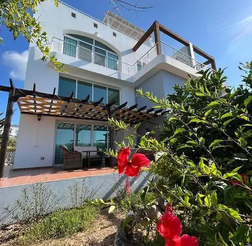 Apartmán двух спальный в татлысу Crystal Bay Marina Akanthou